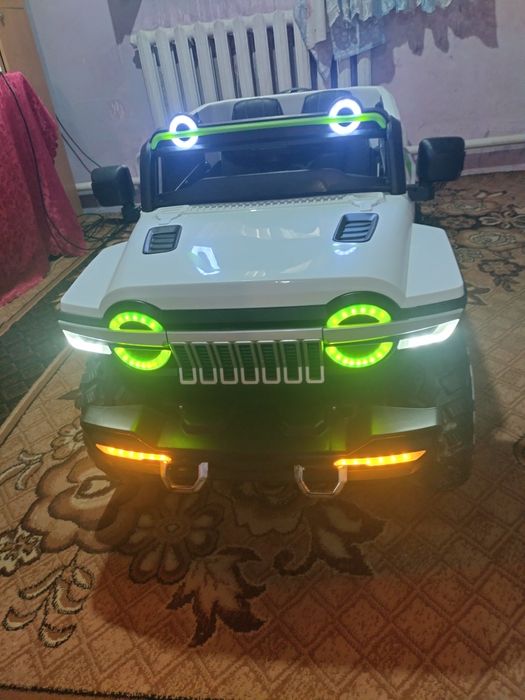 Продам детский автомобиль