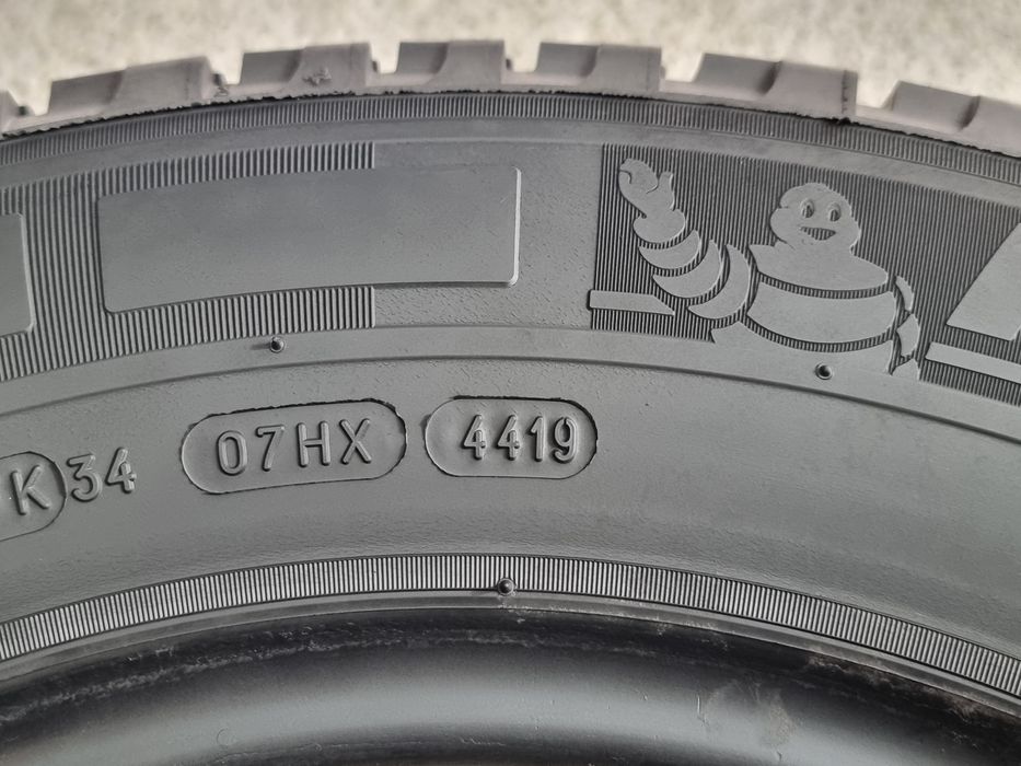 215/70/15 C Michelin 2Броя: 220лв 8.3мм