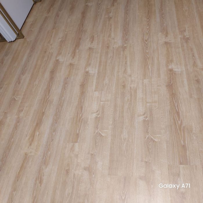 Продам ламинат 50квм