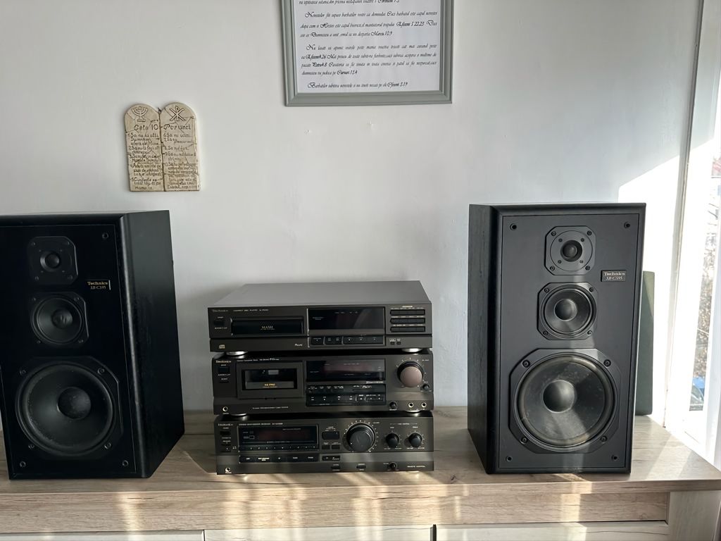 Vând line audio Technics