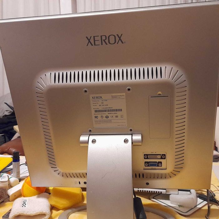 Monitor Xerox LCD 17"