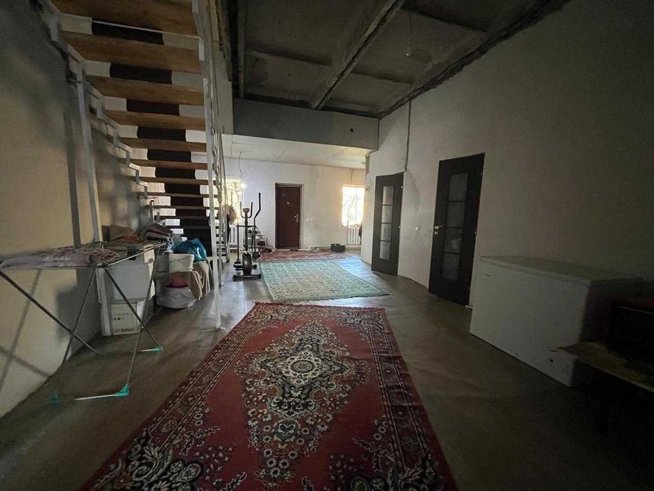 ДОМ в центре города в р-не Центр. офиса Народного Банка""