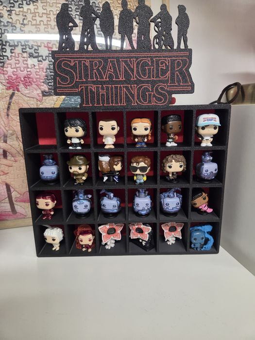 Stranger Things рамка за фигурки Kinder Joy