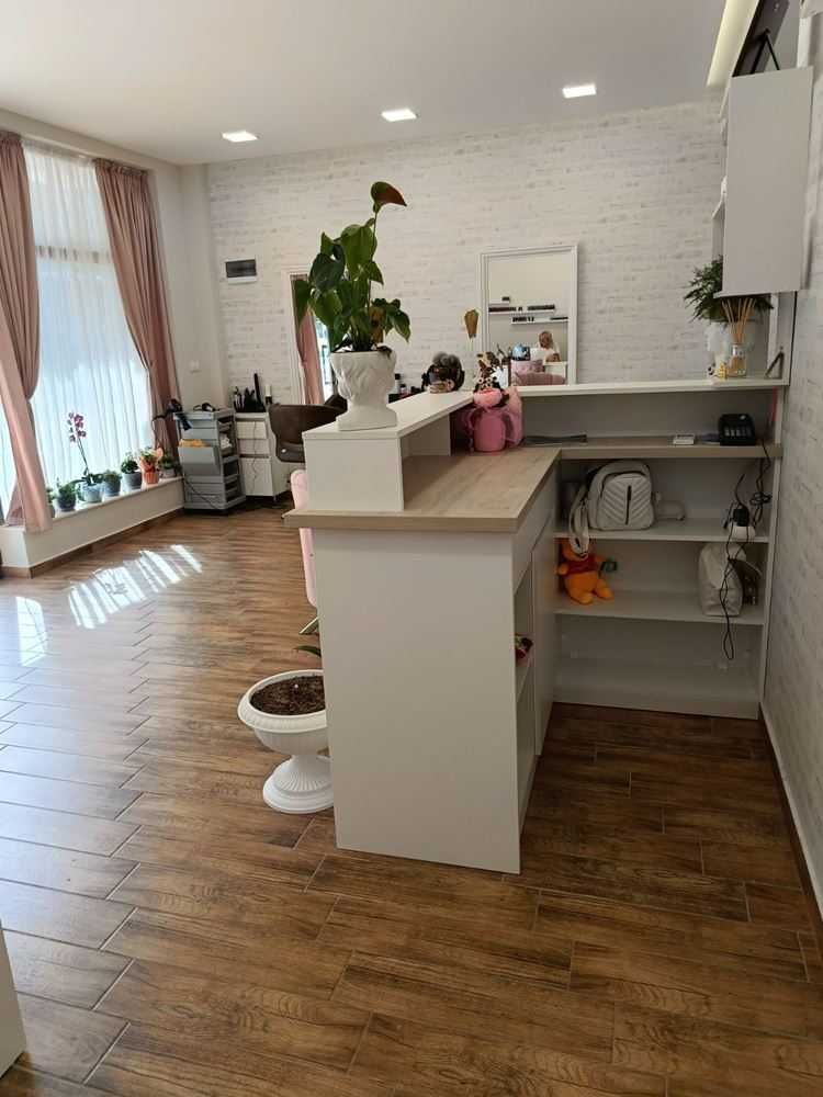 Продава се Магазин в Пловдив, Тракия - 69 кв.м за 3580 €/кв.м - Снимка #1