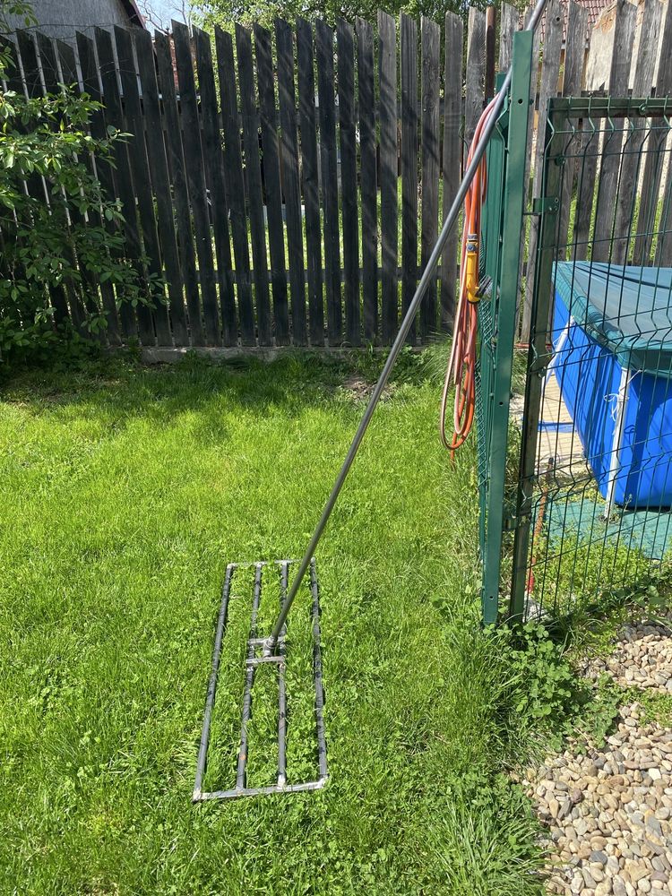 Nivelator pamant de gazon de inchiriat