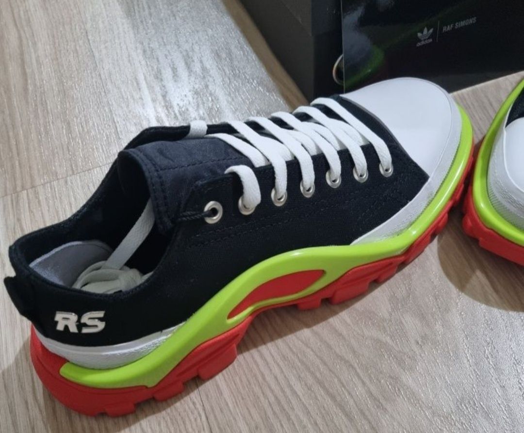 Разпродажба! УНИСЕКС КЕЦОВЕ ADIDAS x RAF SIMONS Detroit Runner 40