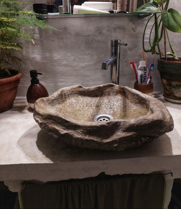 Ръчноизработена циментова мивка