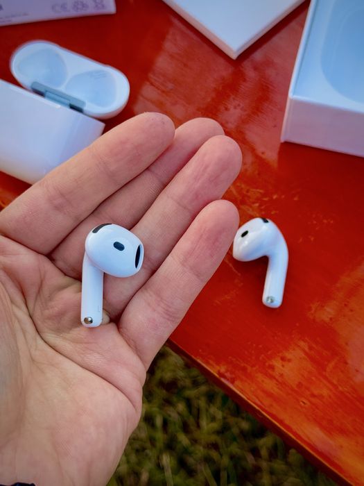 Casti Airpods 4 Sigilate