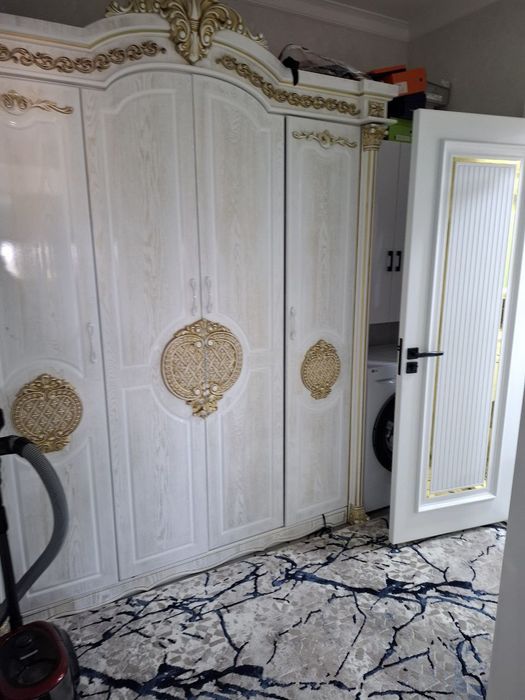 2 xonali kvartira sotiladi