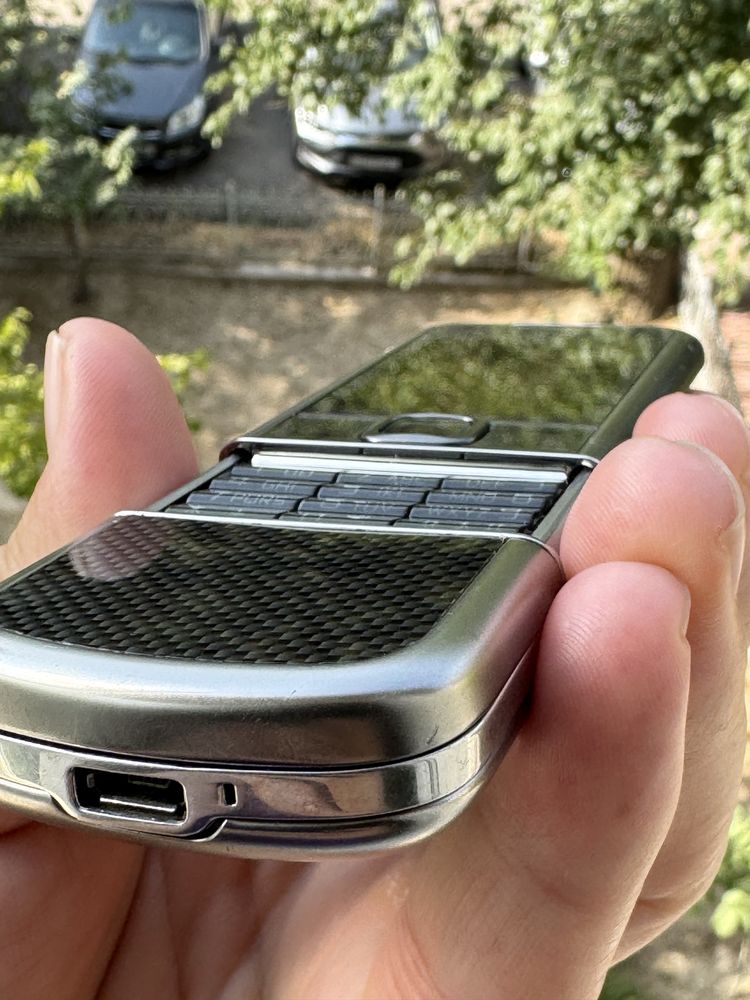 Nokia 8800 art carbon