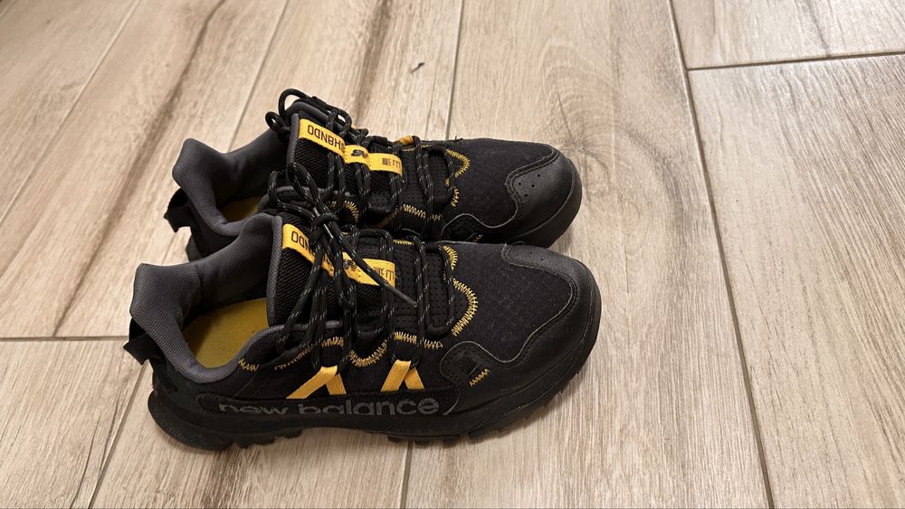 Vand adidasi New Balance