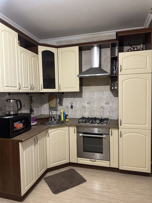 Кухня гарнитур , можно с плиткой