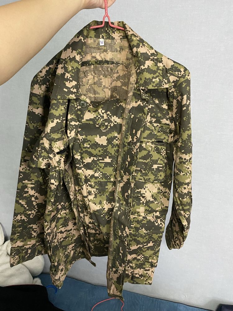 Военная одежда.)