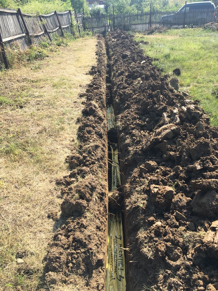 Execut lucrări miniexcavator. Montăm fose septice/instalații sanitare.