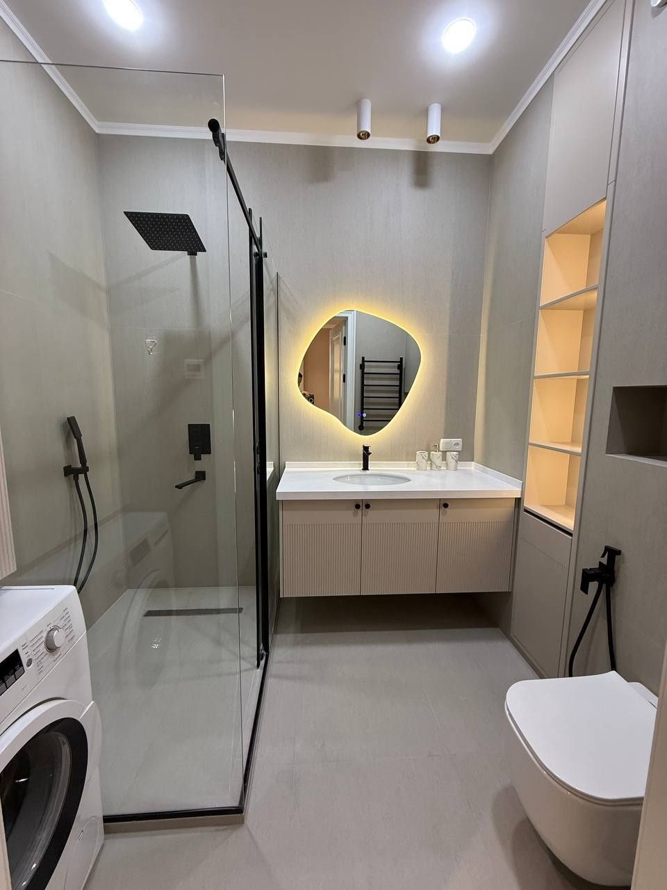 Продается 2х ком квартира, ЖК Акай Сити, ор-р: Дархан, 72 м²