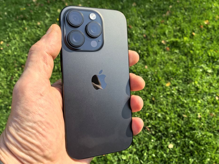 Продам Iphone 16 pro