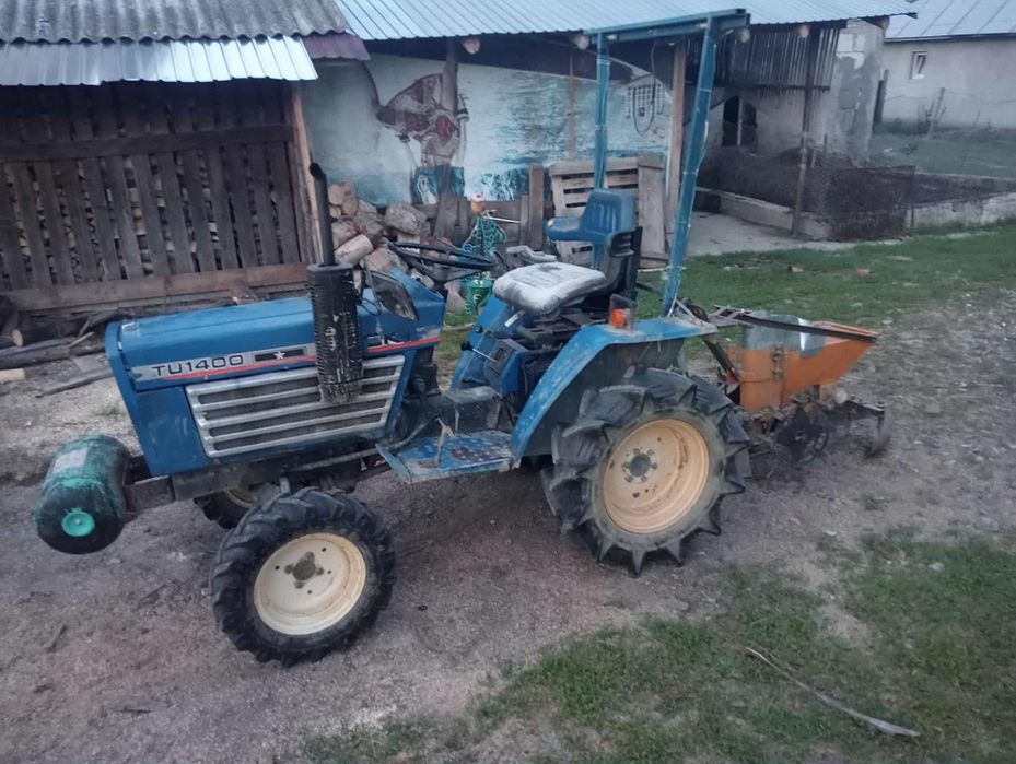 Vând tractor iseki 14 cai cu tot cu semănătoare de cartofi