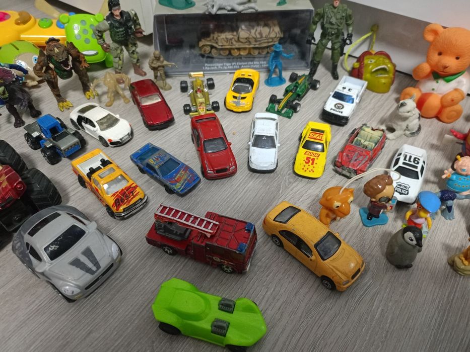 Коли и други играчки