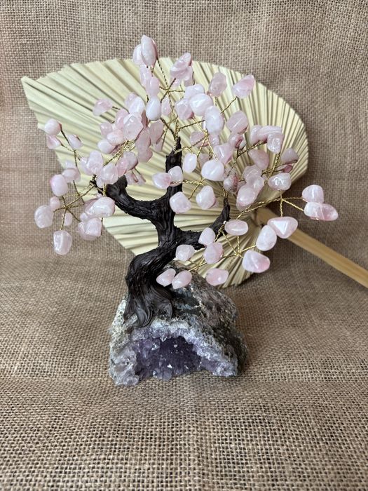 Дърво с основа аметист и розов кварц, цитрон или аметист в короната