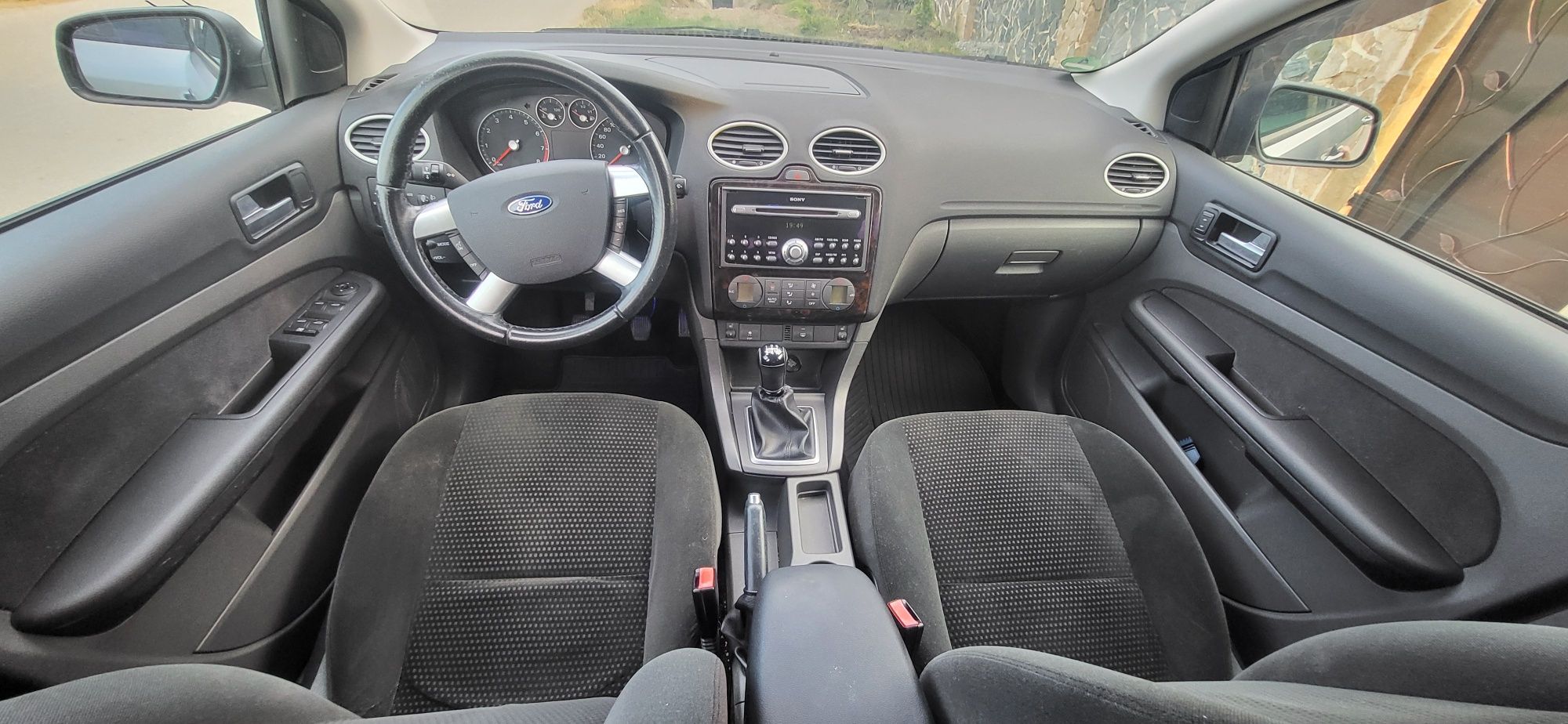 Ford Focus 1.6 Benzină