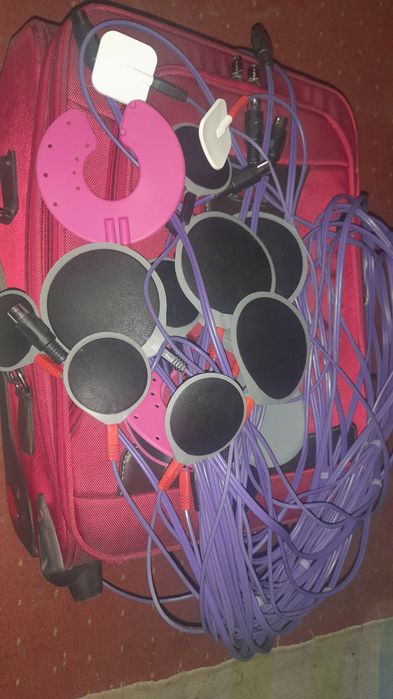 Aparat de electostimulare si electroterapie