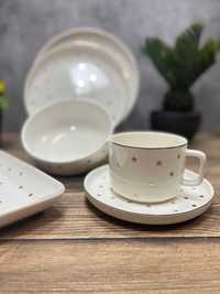 Белая чайно столовая посуда со звёздочками Vassila