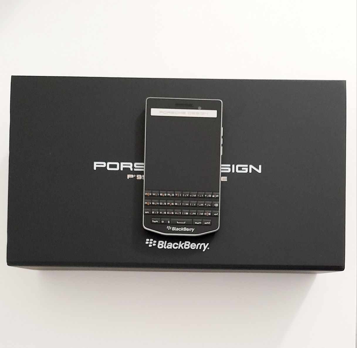 BlackBerry Porsche Design P9983. Nou. Liber retea. Full box.