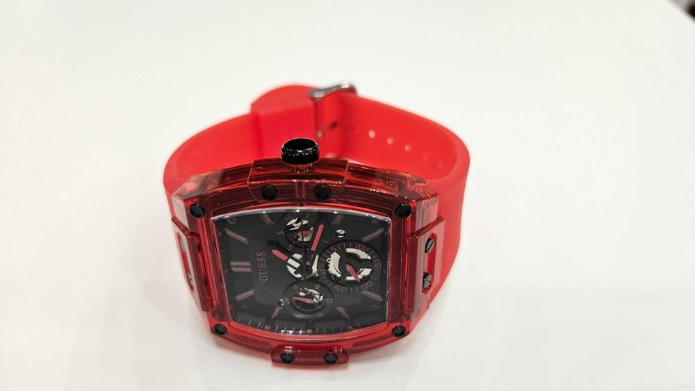 Продавам GUESS Men's Red Multi-function Watch – 42mm