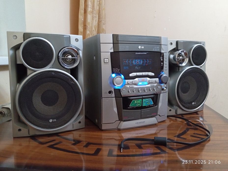 Музыкальный Центр  LG.