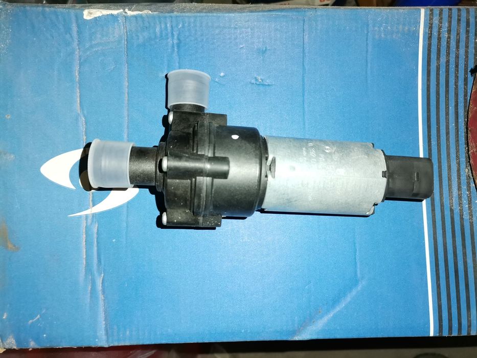 Електрическа водна помпа за печка Eberspacher.