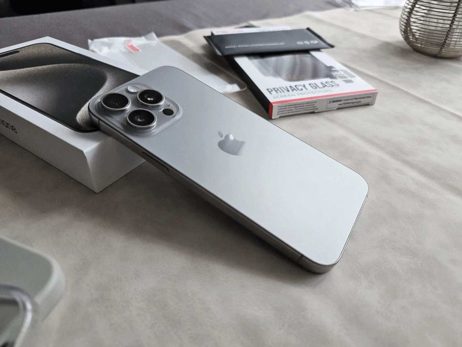 Iphone 15 pro max като нов (гаранционен)