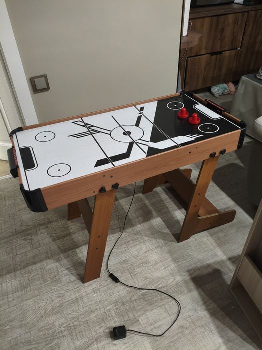 Продам хоккейный столик