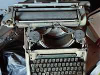 Vând mașina de scris pentru colecționari/piese