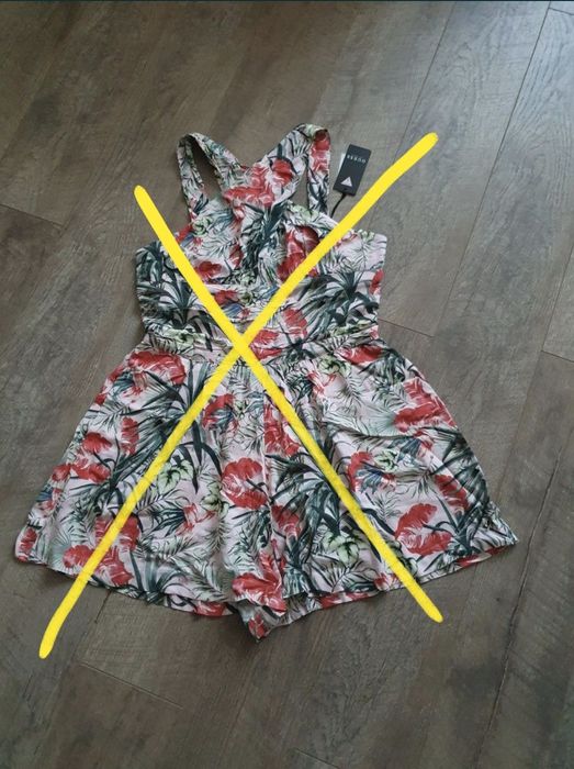 Salopeta Guess marimea L si bustiera sport marimea XL, noi