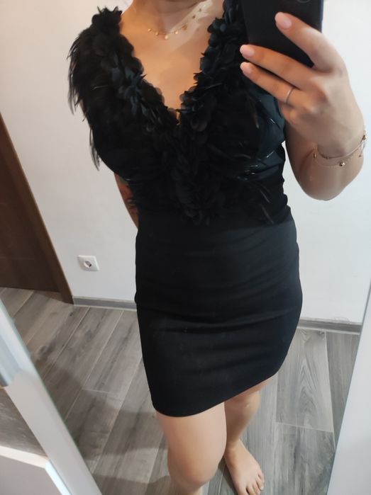 Rochie superbă cu pene