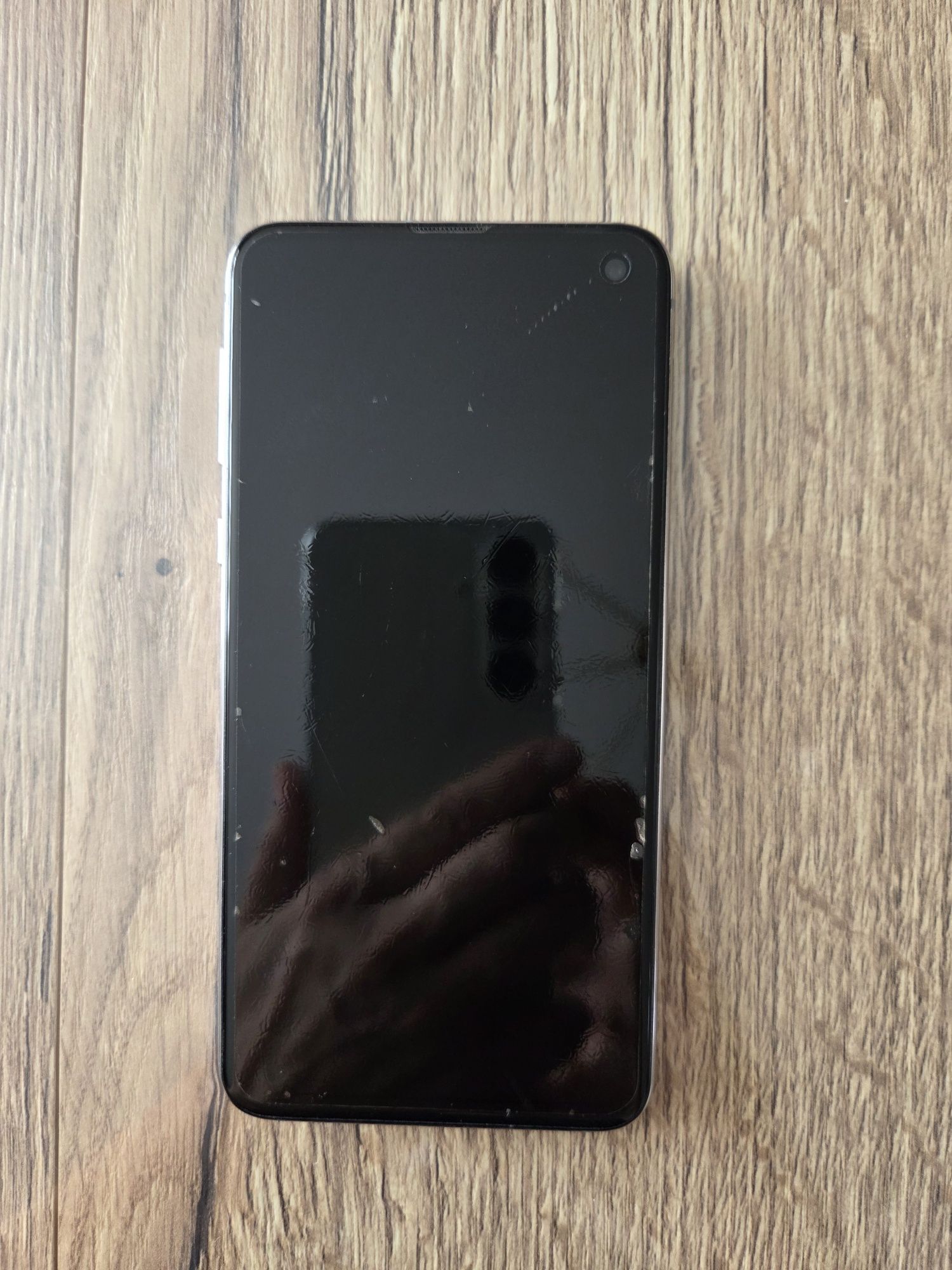 Смартфон Samsung s 10 e