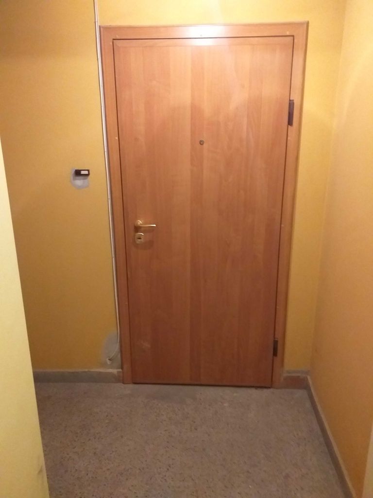 Дава се под наем Едностаен апартамент в Пловдив, Център - 25 кв.м за 204 € - Снимка #3