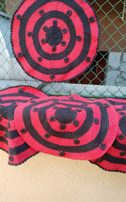 Постелката за столове и стена