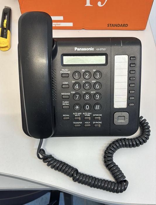 Telefon Panasonic KX-DT521
