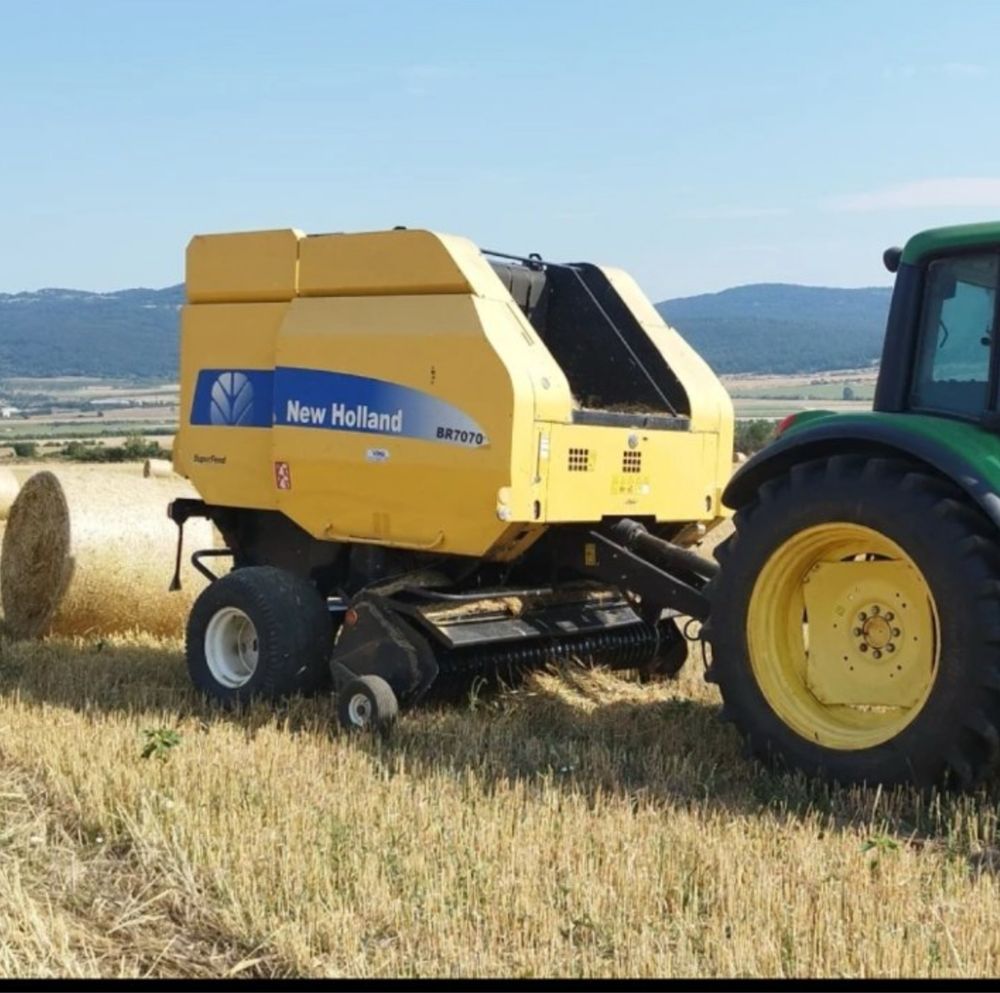 Продавам рулонна балировачка New Holland BR7070 SuperFeed