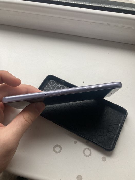 Samsung A8 продается