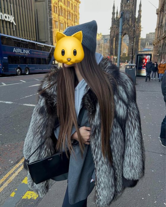 Палто от сребърна лисица , правено по поръчка