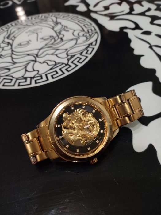 Продаю часы всё есть