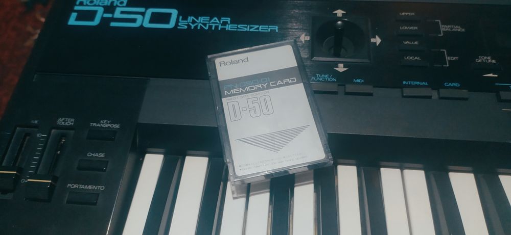 Roland D-50 сотилади
