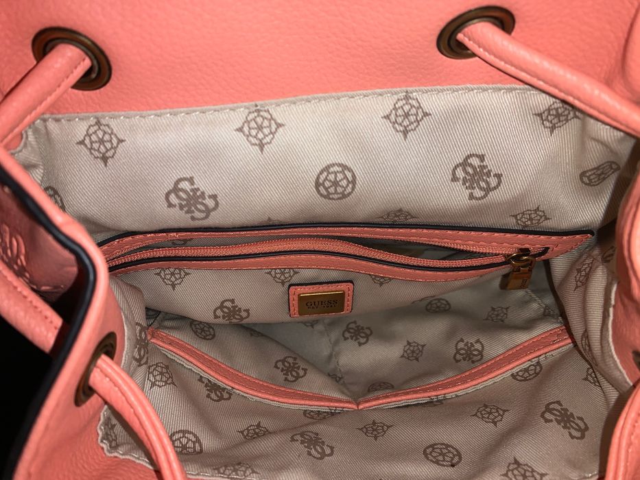 Дамска Раница Guess в коралово