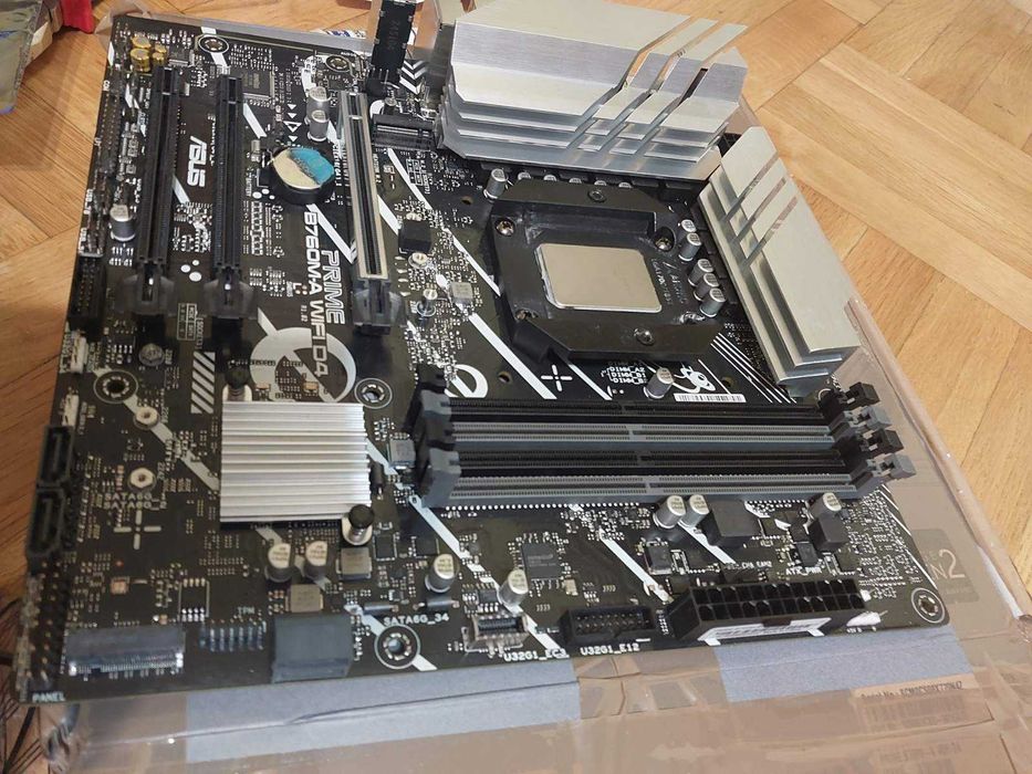 i7 13700 + Asus Prime B760M-A Wi-Fi D4 + ARCTIC Freezer III 240 A-RGB