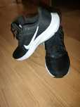 Продам кроссовки nike