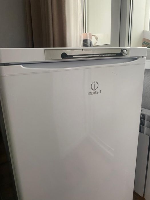 Продается Морозильник Indesit
