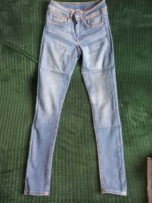 Vand lot de blugi 3 perechi la alegere