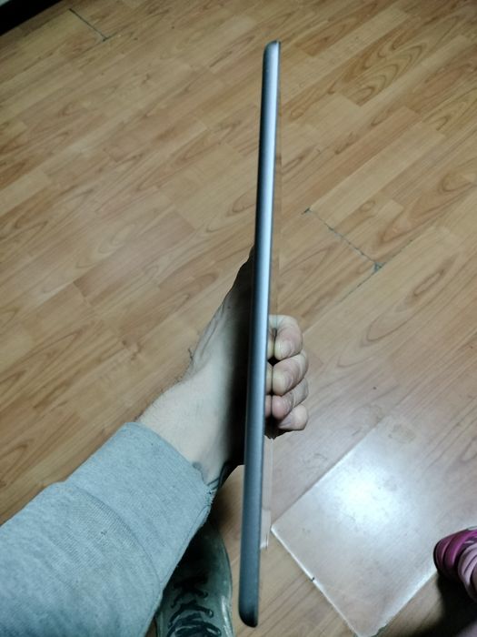 Vând iPad in stare bună